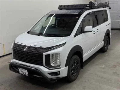 Mitsubishi Delica D:5