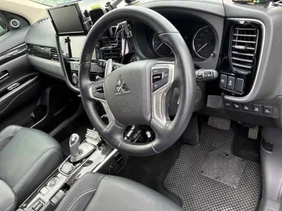 Mitsubishi OUTLANDER PHEV