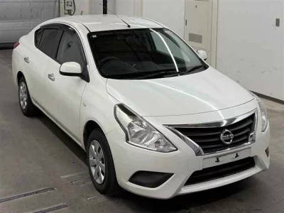 Nissan TIIDA LATIO  с аукциона в Японии