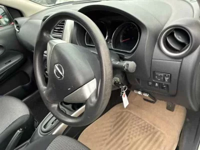 Nissan TIIDA LATIO  с аукциона в Японии