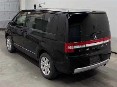 Mitsubishi Delica D:5