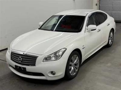 Nissan FUGA  с аукциона в Японии