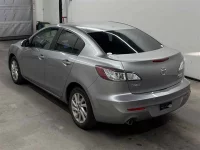 Mazda AXELA лот № 70097 оценка 4  с аукциона в Японии 1