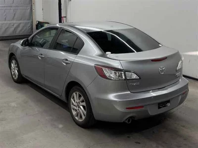 Mazda AXELA  с аукциона в Японии