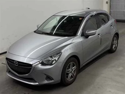 Mazda DEMIO  с аукциона в Японии