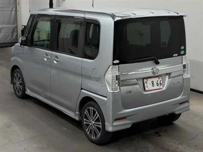 Daihatsu TANTO  с аукциона в Японии