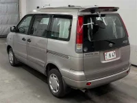 Toyota NOAH лот № 10209 оценка R  с аукциона в Японии 1