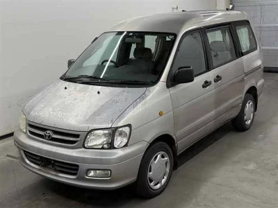 Toyota NOAH  с аукциона в Японии