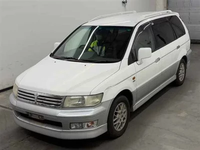 Mitsubishi CHARIOT GRANDIS