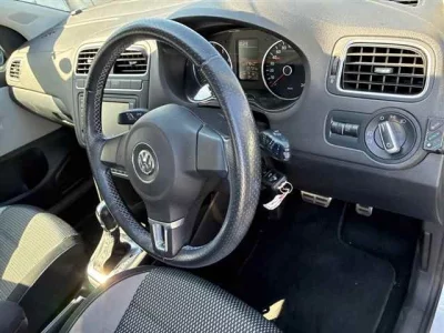 Volkswagen CROSS POLO