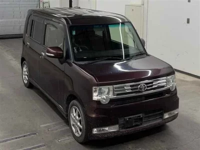 Toyota PIXIS SPACE  с аукциона в Японии