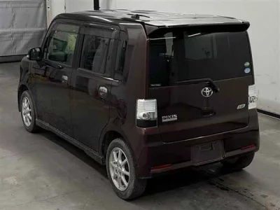 Toyota PIXIS SPACE  с аукциона в Японии