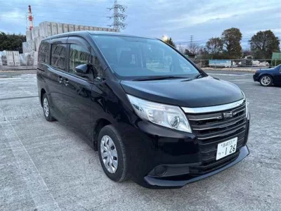 Toyota NOAH  с аукциона в Японии