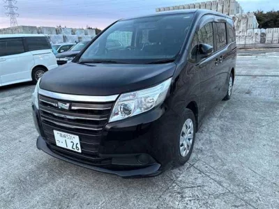 Toyota NOAH  с аукциона в Японии