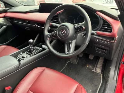 Mazda MAZDA3  с аукциона в Японии