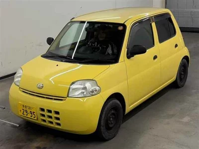 Daihatsu Esse