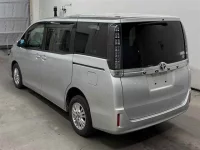 Toyota VOXY лот № 20371 оценка 4  с аукциона в Японии 1