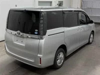 Toyota VOXY лот № 20371 оценка 4  с аукциона в Японии 4