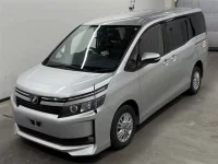 Toyota VOXY лот № 20371 оценка 4  с аукциона в Японии 3