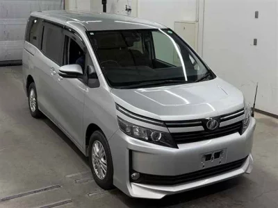 Toyota VOXY  с аукциона в Японии