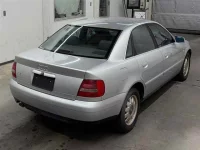 Audi A4 лот № 90310 оценка 3  с аукциона в Японии 4