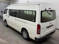 Toyota HIACE VAN лот № 20420 оценка 3.5  с аукциона в Японии 1