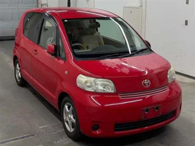 Toyota PORTE  с аукциона в Японии