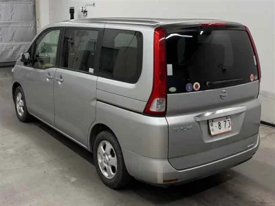 Nissan SERENA  с аукциона в Японии