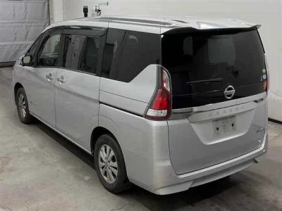 Nissan SERENA  с аукциона в Японии