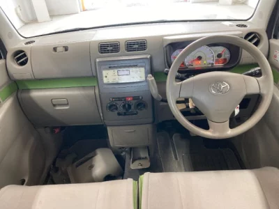 Toyota PIXIS SPACE  с аукциона в Японии