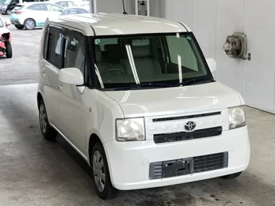 Toyota PIXIS SPACE  с аукциона в Японии