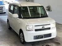 Toyota PIXIS SPACE лот № 2037 оценка R  с аукциона в Японии 3