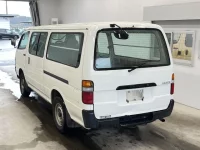 Toyota HIACE VAN лот № 3209 оценка 3.5  с аукциона в Японии 4