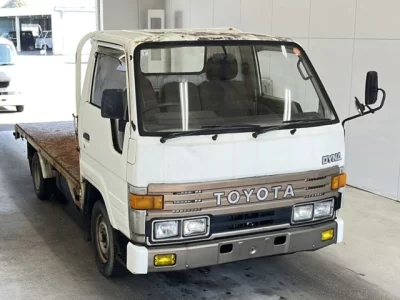 Toyota DYNA  с аукциона в Японии