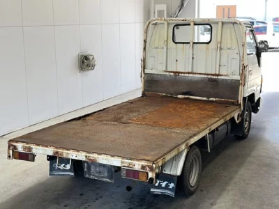 Toyota DYNA  с аукциона в Японии
