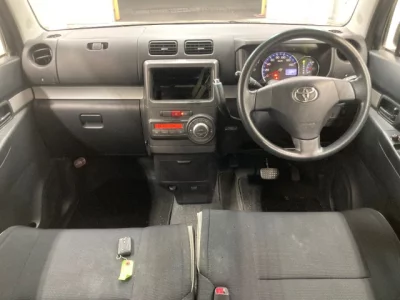 Toyota PIXIS SPACE  с аукциона в Японии