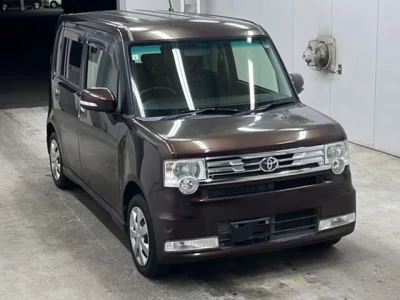 Toyota PIXIS SPACE  с аукциона в Японии