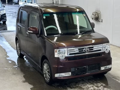 Toyota PIXIS SPACE  с аукциона в Японии
