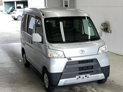 Toyota Pixis Van