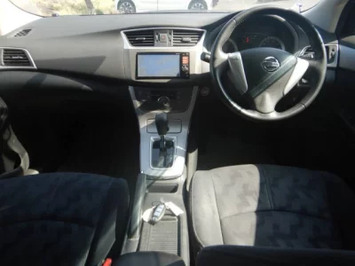 Nissan SYLPHY  с аукциона в Японии