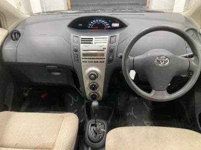 Toyota VITZ  с аукциона в Японии