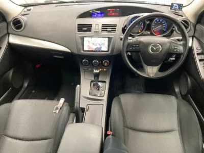 Mazda AXELA  с аукциона в Японии