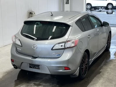 Mazda AXELA  с аукциона в Японии