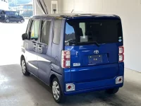 Toyota PIXIS MEGA лот № 2172 оценка 3.5  с аукциона в Японии 4