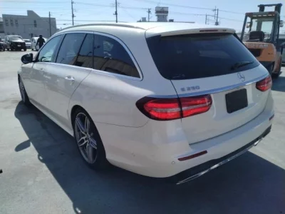 Mercedes-Benz E CLASS WAGON
