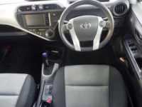 Toyota AQUA лот № 8034 оценка 3.5  с аукциона в Японии 2