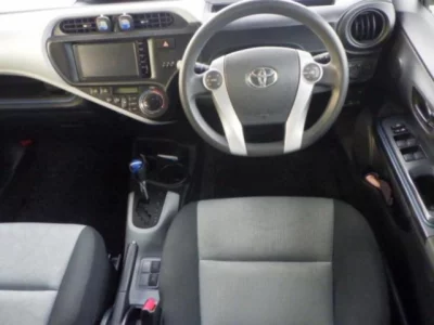 Toyota AQUA  с аукциона в Японии