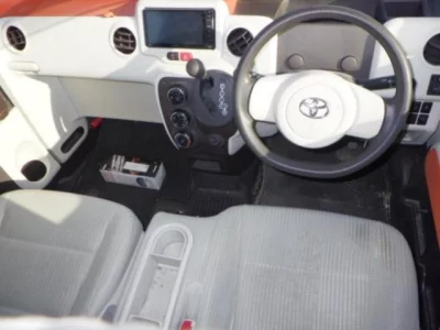 Toyota SPADE  с аукциона в Японии