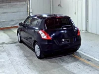 Suzuki SWIFT лот № 8245 оценка 3.5  с аукциона в Японии 1