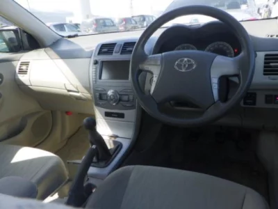 Toyota COROLLA AXIO  с аукциона в Японии